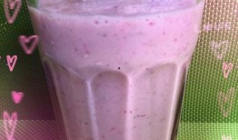 草莓奶昔爆料怎么做视频,轻松学会制作美味奶昔视频攻略
