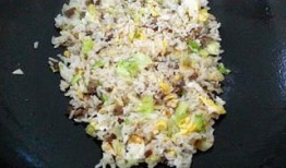 爆料牛肉炒饭怎么做视频,一招解锁美味秘诀
